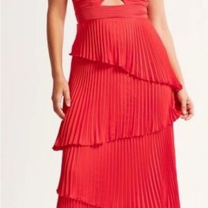 Abercrombie & Fitch Red The Giselle Pleated Maxi Dress